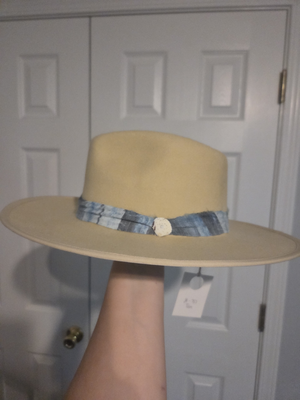 Wyeth NwT Wide Brim Cream Fedora with Blue Band Sea Shell Detail